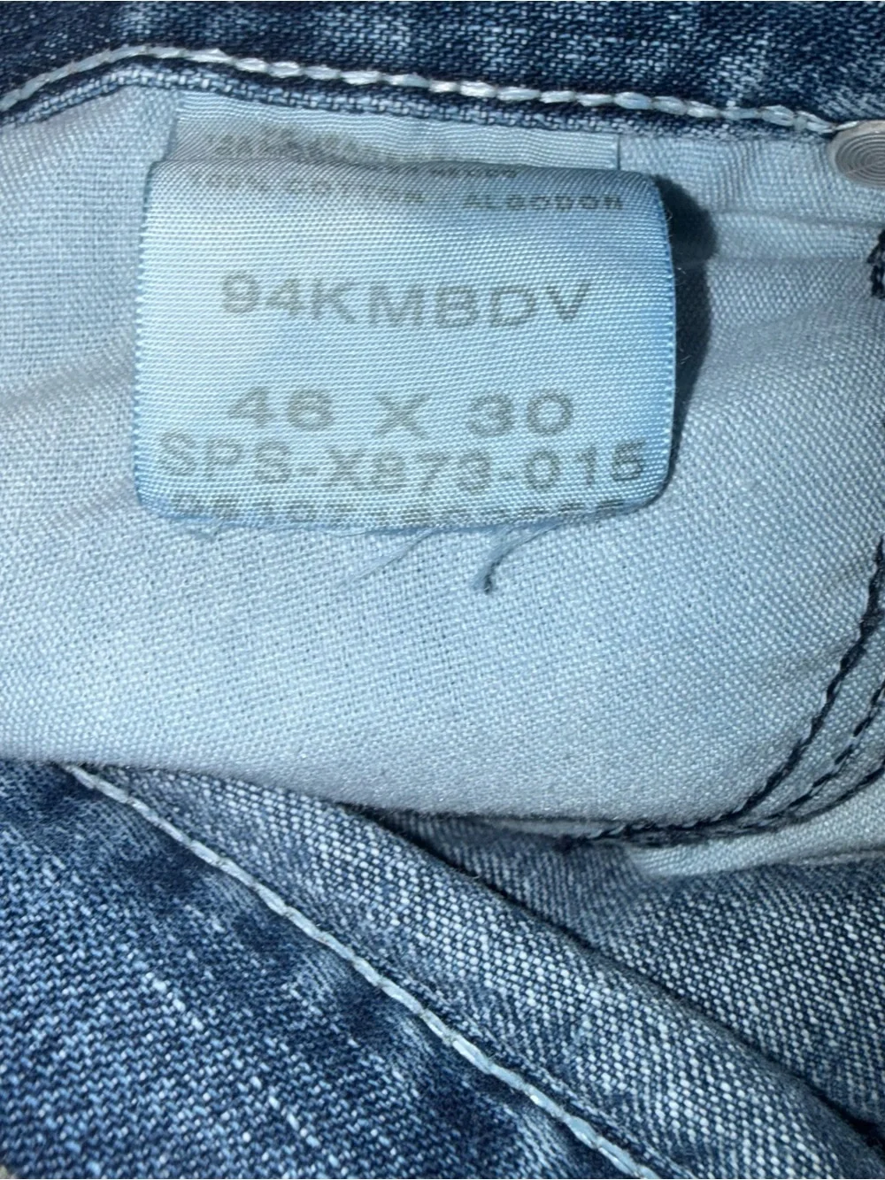 Wrangler relaxed fit carpenter jeans. Lots of work days left in these jeans.